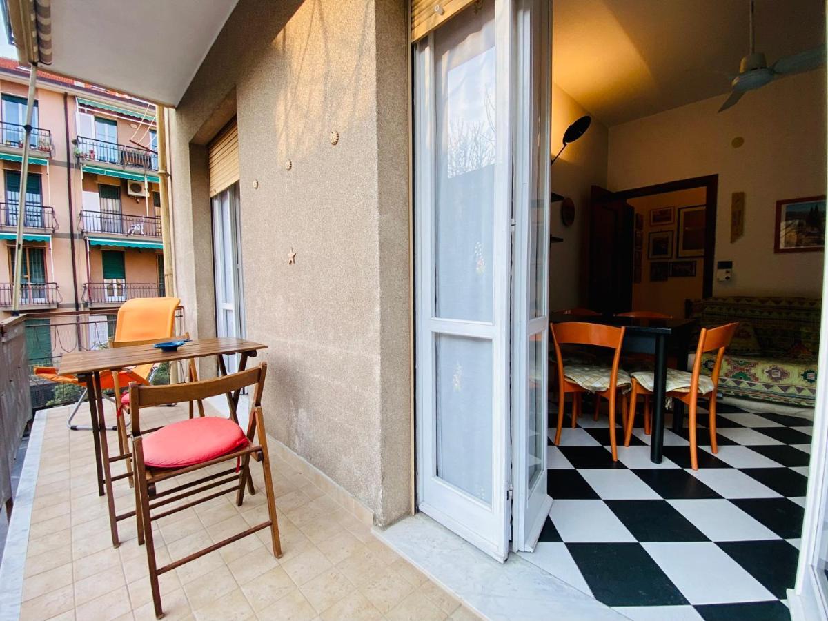 Апартаменты Hostdomus - Bilocale Sul Borgo Финале Лигуре Экстерьер фото